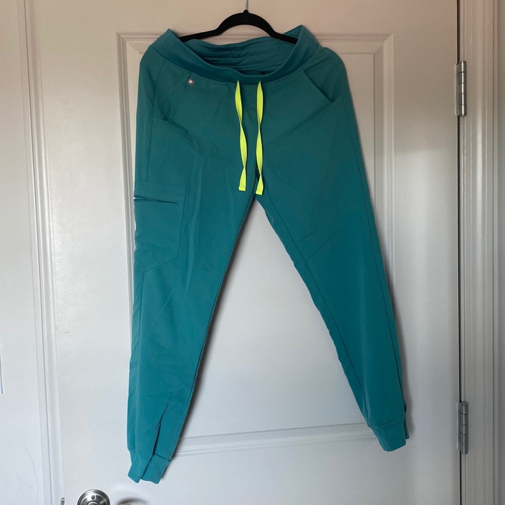 figs joggers